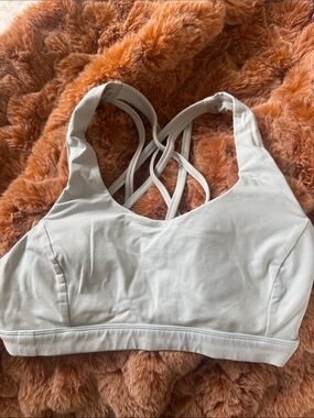 lululemon athletica light blue energy bra size 4